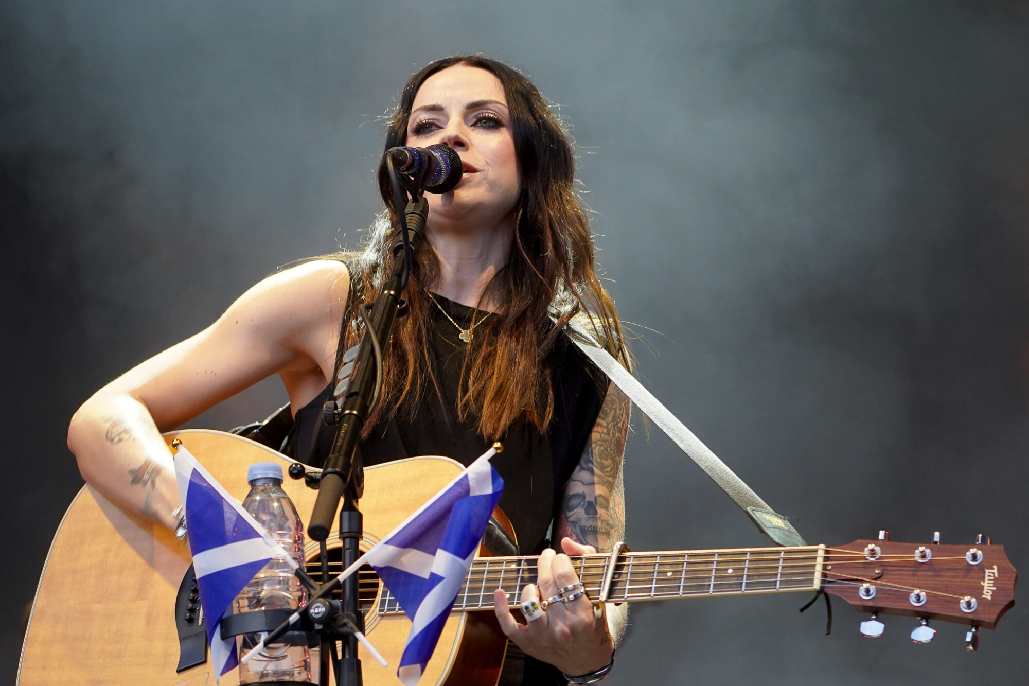 Amy Macdonald Delivers a Piece Hall Party